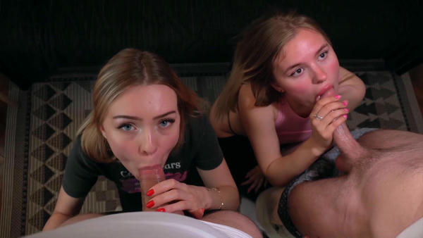 Lis Evans And Spiritemoons Couch Foursome Porn Video